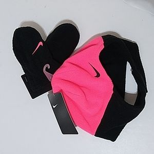 Nike Infant Hat & Mitten Set